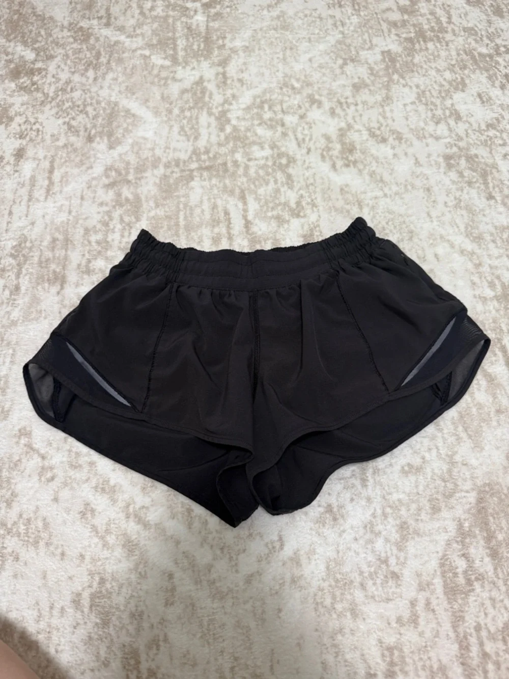 Lululemon Hotty Hot Low Rise 2.5” Shorts Black Size 6